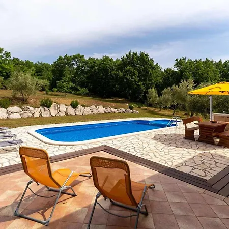 Casa Pauliana Vikendica